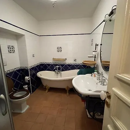 Rooms For Rent Tropea تروبيا